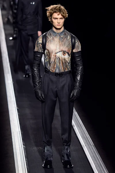 Look 4